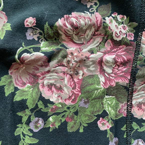 Aritzia Flowered Tank Top - Picture 4 of 6